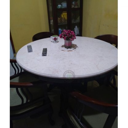 traditional round dining tables